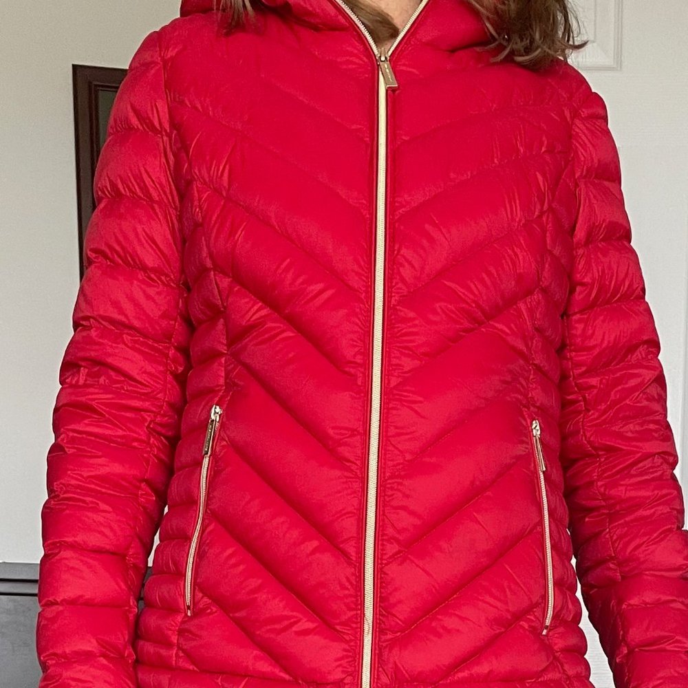 Michael Kors Packable, Hooded ,Down Filled, Deep Red coat jacket size m